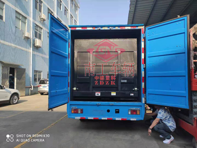 1768381229410674.jpg 1.5吨内置汽车尾板I.jpg