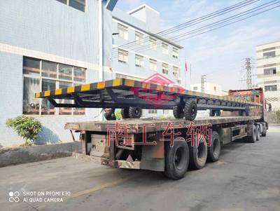 1768384685793162.jpg 15吨13米加长骨架型平板拖车1I.jpg