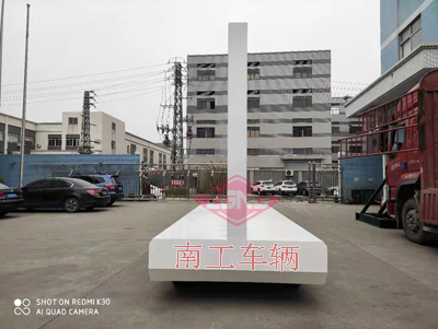 1768448186812750.jpg 2.2吨固定式LED广告拖车4I.jpg
