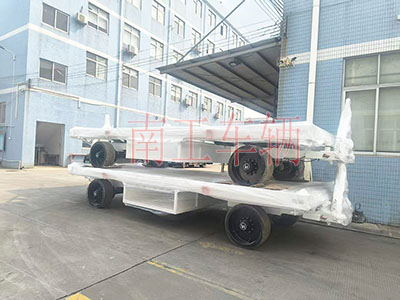 35吨双牵引重型平板拖车 白色6I.jpg