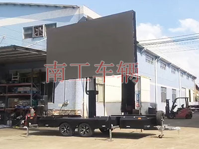 升2米15平方LED广告拖车全自动款I.jpg