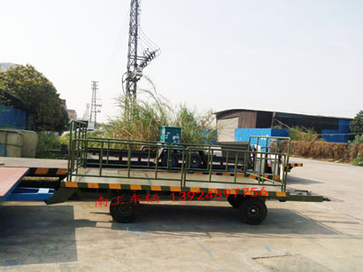 1677045829145866.jpg 军绿色5吨护栏式平板拖车4I.jpg