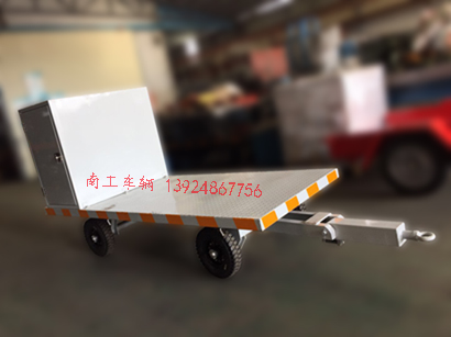 1676683909341068.jpg 带工具柜1吨平板拖车1I.jpg